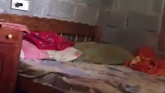 Skrivna Afera Indijske Zrele Ženske Z Moževim Bratom Ujeta Pred Kamero