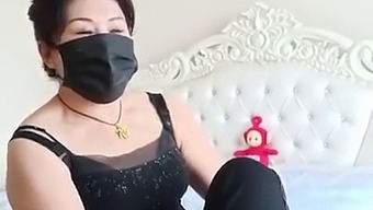 Mature Asian Woman Seeks Sex
