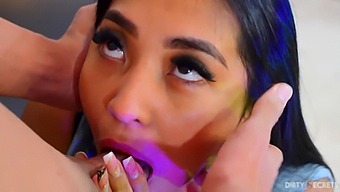 Orální A Vaginální Sex S Brunetkou Pro Amatérské Porno