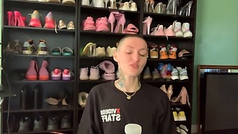 Amatööri Tyttö Rubi Rose Osoittaa Pois Hänen Twerkkaus Taitoja Vuonna Todentaminen Video